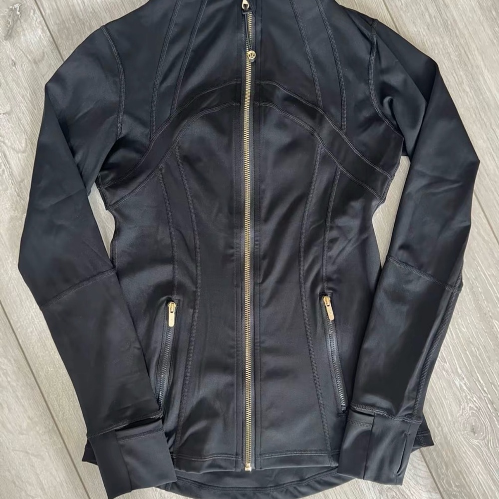 Women's Black Zip-Up Jacket
